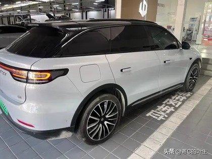 开了10万km的车：续航初代帝瓦雷音响没坏 保养后还能再用十年！