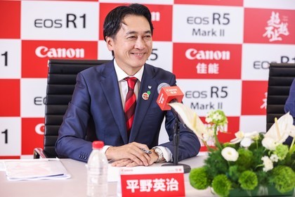 佳能高层专访：佳能EOS R1、R5 Mark II双雄发布