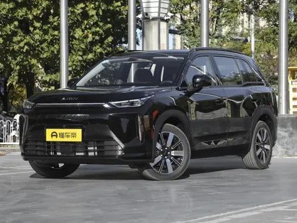 广汽埃安AION I60发布：纯电增程双版本，续航突破1240公里