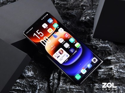 万里舷窗“洞”见新世界，iQOO 12 Pro图赏