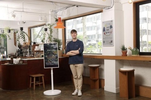 三星彩色电子纸 E-Paper打造无感融入的绿色方案 重构商业空间运营逻辑