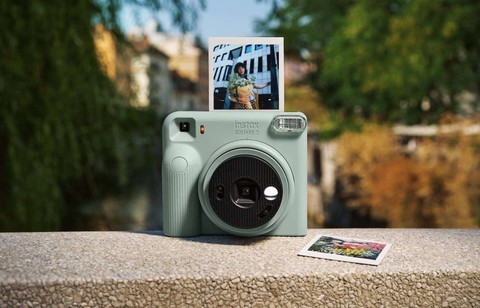 富士instaxSQUARE 2™&方形柔光相纸同步上市：方寸中见冷暖，柔光中汇成诗
