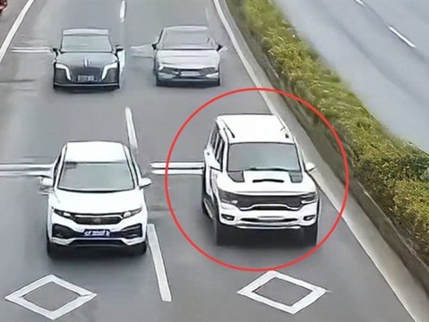 四川德阳现超规低速电动车被认定为汽车，无牌上路遭查扣