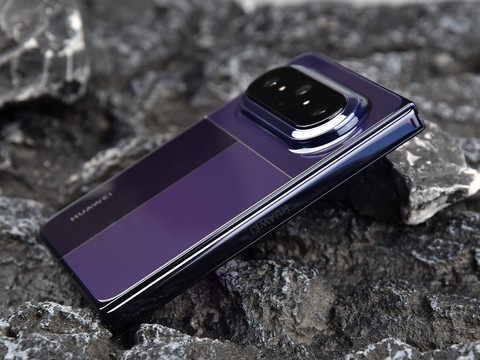 鑳栨姌鍙犵殑缁堟瀬褰㈡€ 鍗庝负Pura X Max涓婃墜璇勬祴