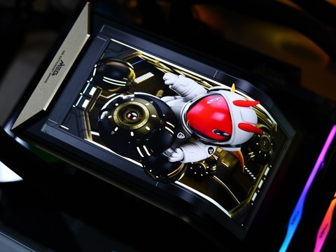 微星MEG CORELIQUID E15 360超神评测：6.67英寸曲面屏加持的散热巅峰