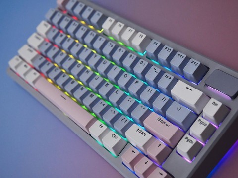 雷柏 V700 DIY-75 三模机械键盘评测：200+价位段的大厂精品