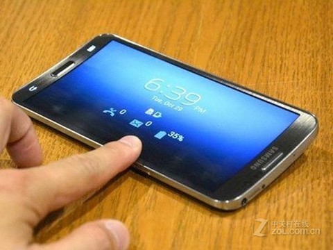 国产安卓全盘撤退，为何苹果新iPhone偏要上曲面屏？