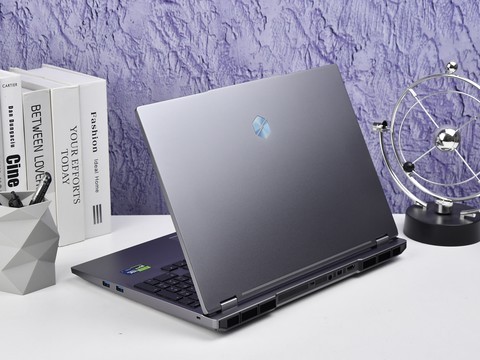 同配置比别家便宜1000块！体验机械革命耀世16 Ultra