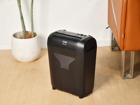 体积小巧实力强悍 科密DS01碎纸机评测