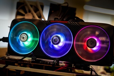 瀚铠RX 9070 XT 超合金Pro 《黑神话》FSR 4测试：史诗级提升