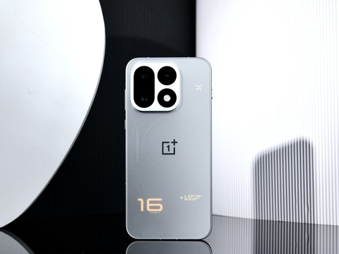 首销破7万台 一加 16 拿下今年安卓旗舰首销同期销量Top1