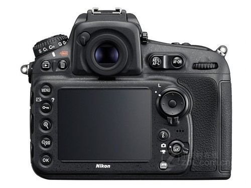 ῵ D810 