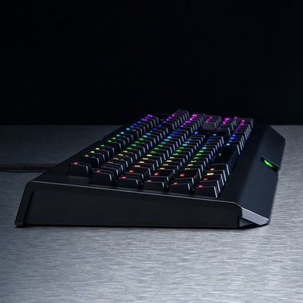 RazerߺڹѸ֩뾺òʰV2羺Ϸ87еRGBԼ