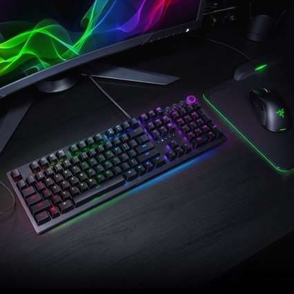 մRazer HuntsmanԻ뾫ӢߵϷ۾RGBòʻеcherryӣ104