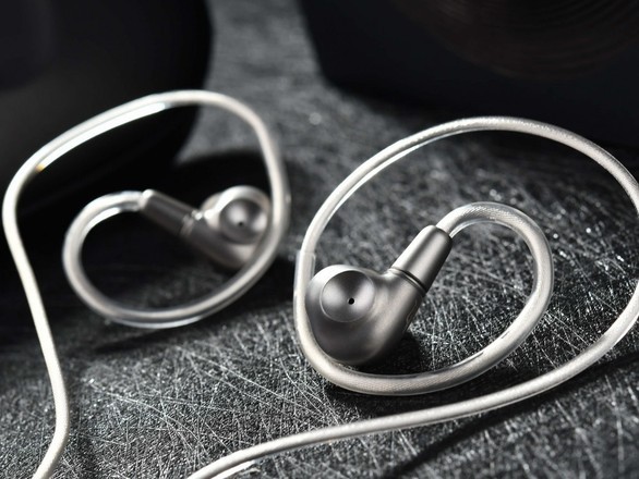 ��ǻ��+�ƽ���Ĥ��MEZE�콢������Ȧ����Astru����ͼ��