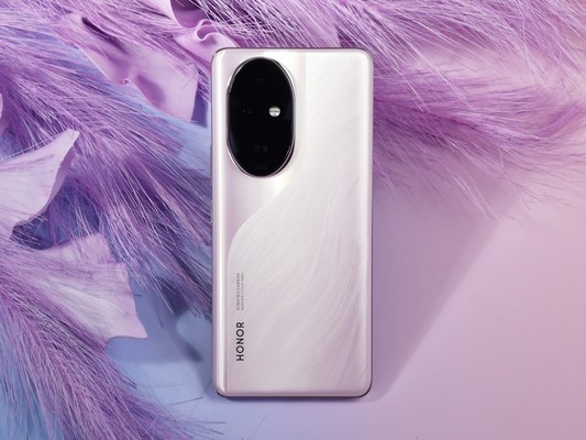 悬浮流线四曲屏 荣耀200 Pro新机图赏