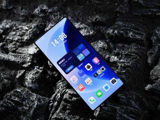 红魔12 Pro+新机图赏 水冷加上RGB,酷感十足