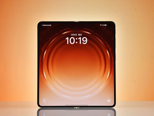 OPPO Find N6图赏:一马平川,折痕真“无感”