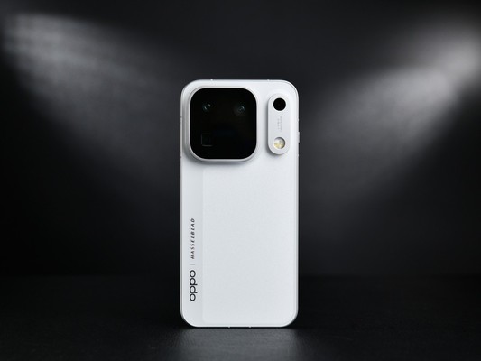 OPPO Find X10 Pro Max图赏:LUMO原色舱,影像旗舰味更浓