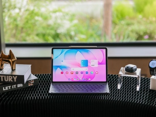 三星Galaxy Tab S12系列新品图赏:超纤薄大屏设计,AI生产力体验再升级