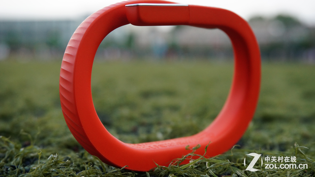 Jawbone Up24体验:让人欲罢不能跑两圈