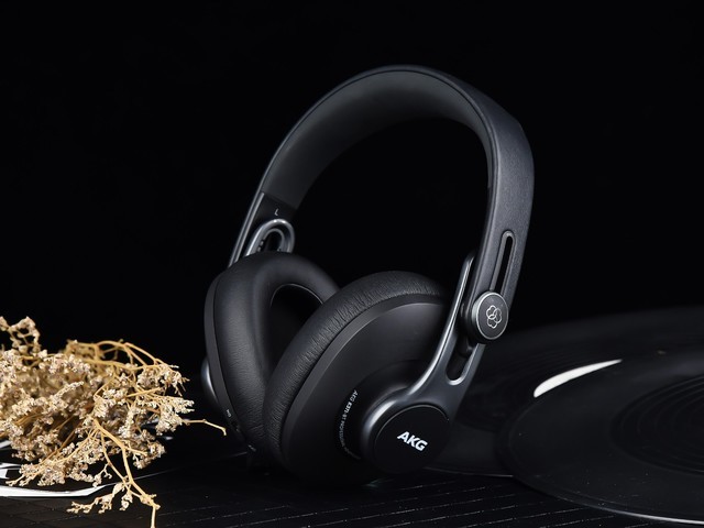 ο AKG K371-BTͼ