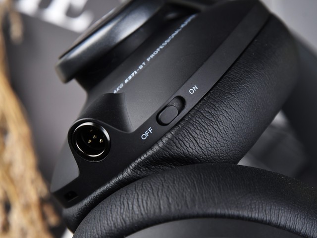 ο AKG K371-BTͼ