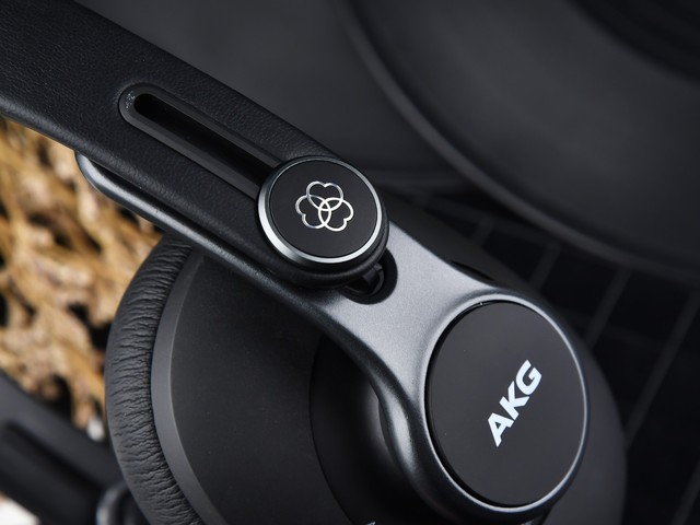 ο AKG K371-BTͼ
