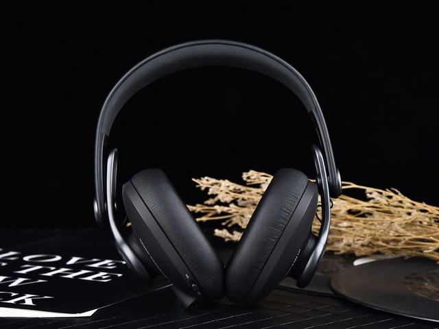 ο AKG K371-BTͼ
