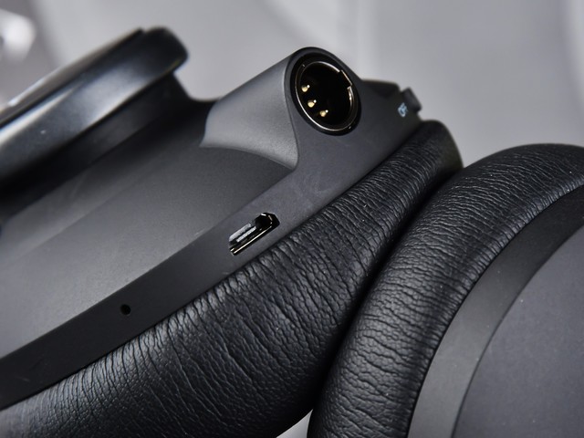 ο AKG K371-BTͼ