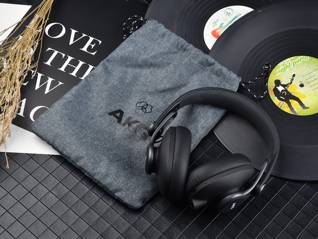 ο AKG K371-BTͼ