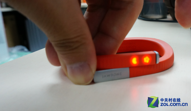 Jawbone Up24体验:让人欲罢不能跑两圈