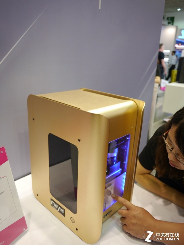 大放异彩 宁美国度现身电脑展各个展台