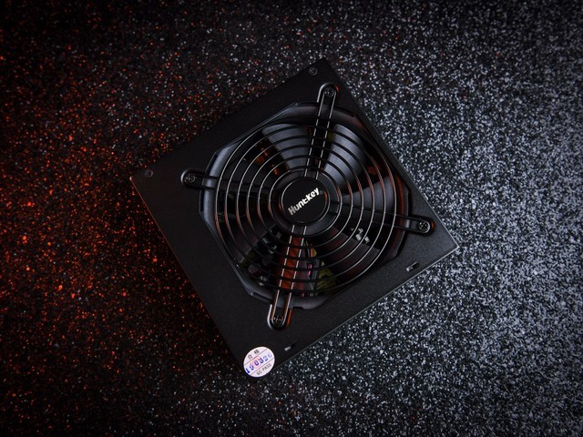 航嘉MVP K600电源图赏 金牌电源本应这样