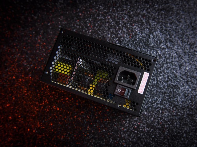 航嘉MVP K600电源图赏 金牌电源本应这样