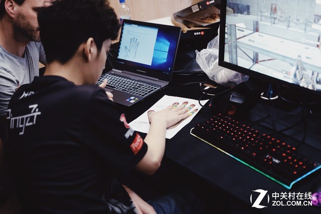 Ҷ roccatϺᾫʲ 
