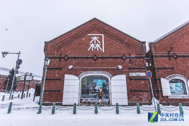 专访画师:相机是非常好的工具 就像我的画笔