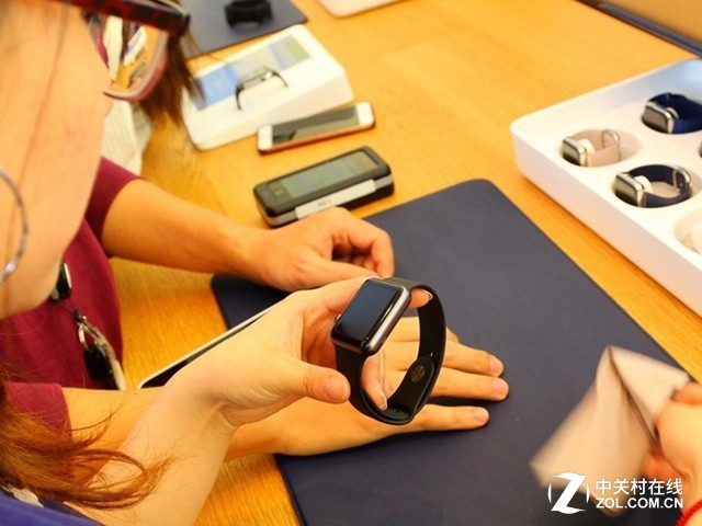 惊喜遗憾并存 Apple Watch预售首日体验