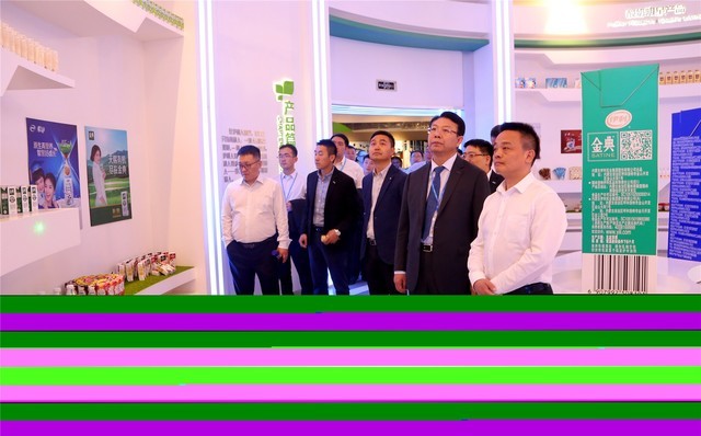 618喝好奶 苏宁侯恩龙现身伊利总部密谋大事