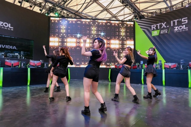 这才是真正的ChinaJoy！带你看showgirl现场热舞