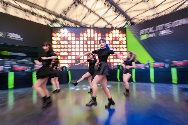 这才是真正的ChinaJoy！带你看showgirl现场热舞