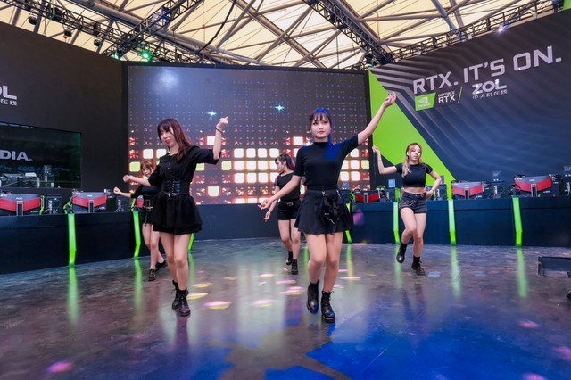这才是真正的ChinaJoy！带你看showgirl现场热舞