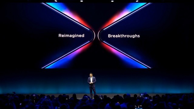 华为首款5G折叠屏手机HUAWEI Mate X耀世亮相