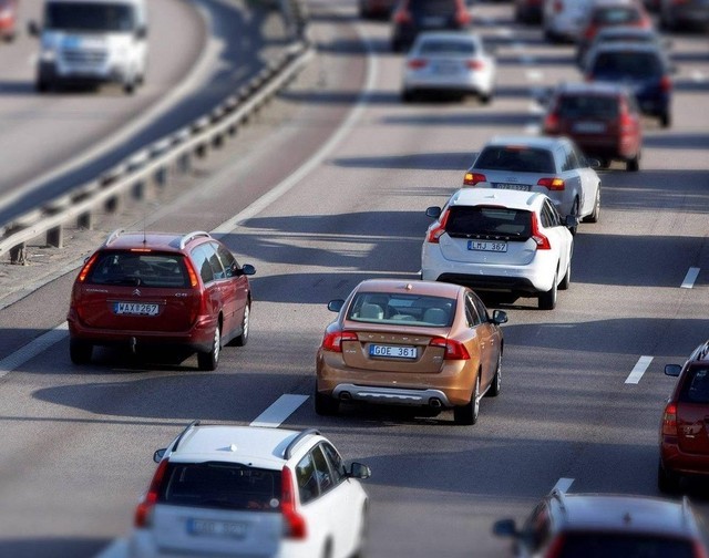 又省一笔全国收费公路免收车辆通行费