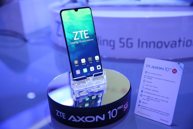 中兴宣布5G旗舰商用 天机Axon 10 Pro亮相MWC2019 (2019年2月25日,巴塞罗那)移动通讯领域最具影响力的�