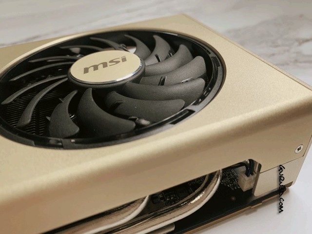 ΢RX 5700 XTع ɫϲ 