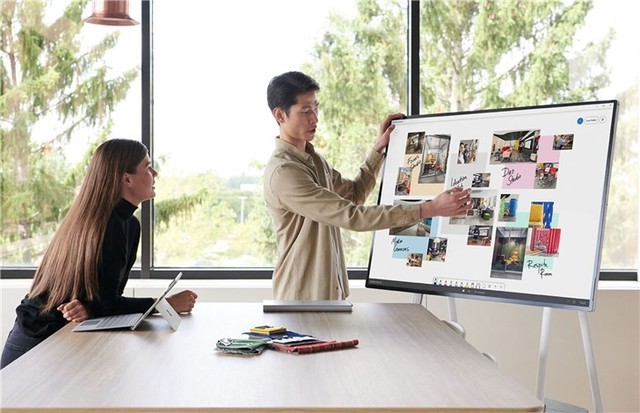 ΢ Surface Hub 2S  8999۸ 