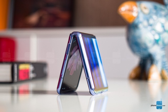 “化妆盒”般的折叠屏手机 三星Galaxy Z Flip上手图