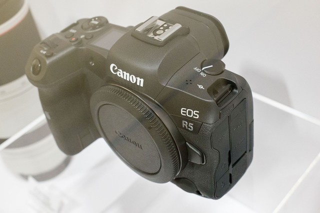 佳能EOS R5相机实物曝光 这参数无疑是王者_佳能 EOS R5_数码影音新闻-中关村在线
