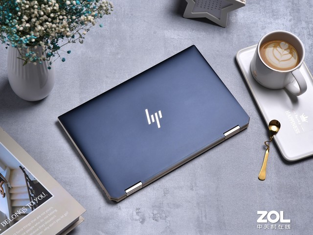 ���շ���Ӣ�ض��ƶ����ܰ�ʼǱ�����Spectre x360���α������¶���߶�PC���� 